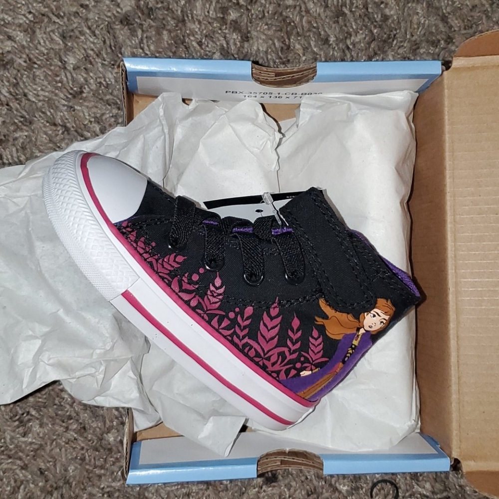 Frozen Converse 5c